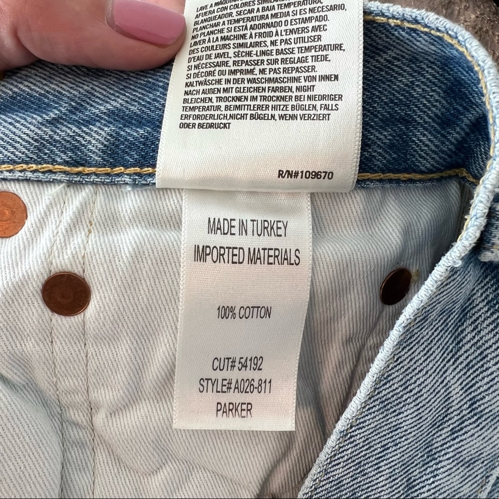NWT AGOLDE Parker Vintage Denim Shorts in  Swampmeet, Size 26 - Picture 8 of 8